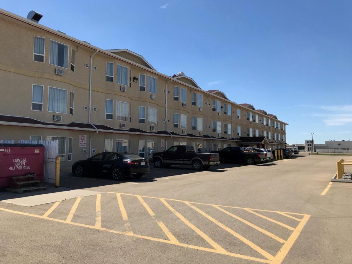 Western Budget 2* Ponoka